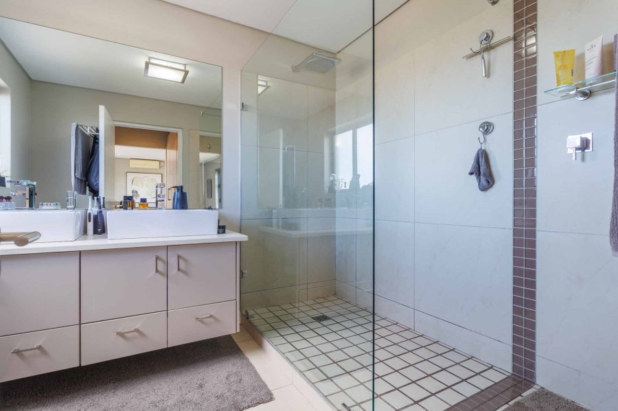 3 Bedroom Property for Sale in Sea Point Western Cape